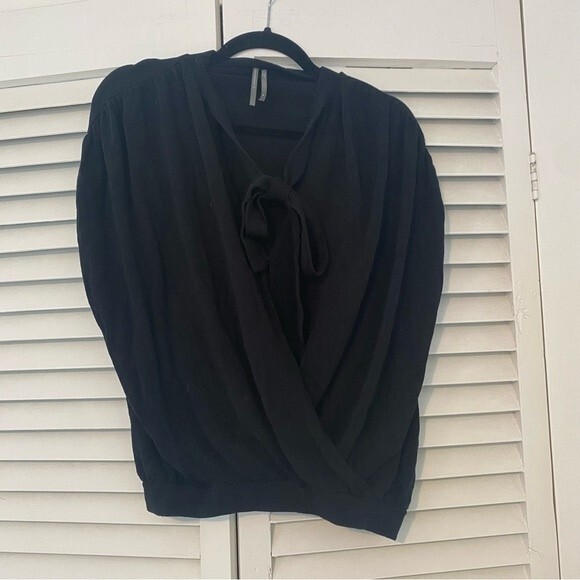 By Anthropologie size Medium Black Bolero Tie Front Vest Sweater Top Rayon Blend - Picture 1 of 6